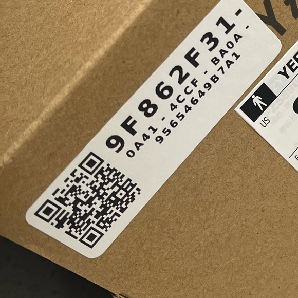 Authentic Yeezy Slides Flax - Picture 4 of 4